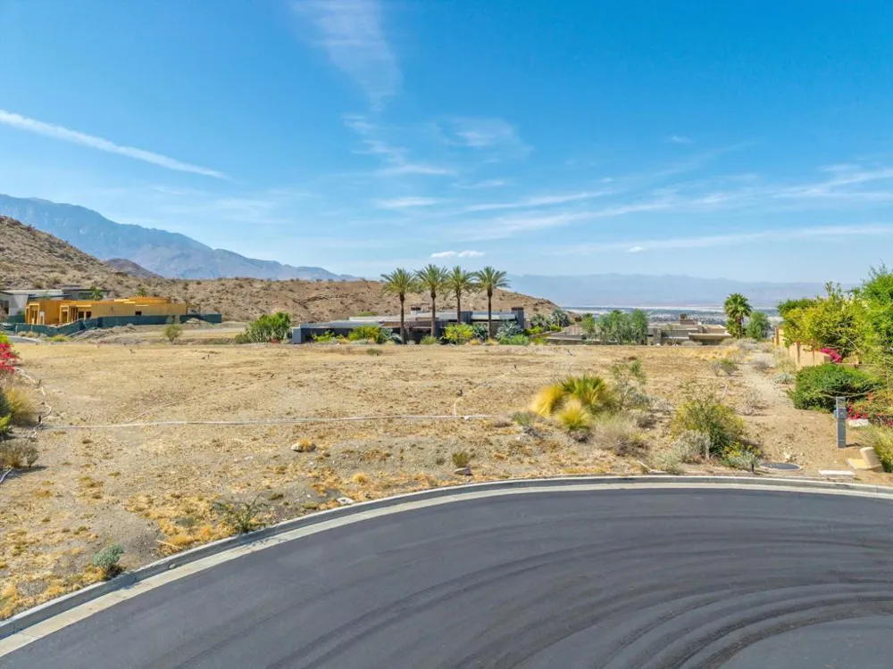 28 Stone Cliff Rancho Mirage, CA 92270