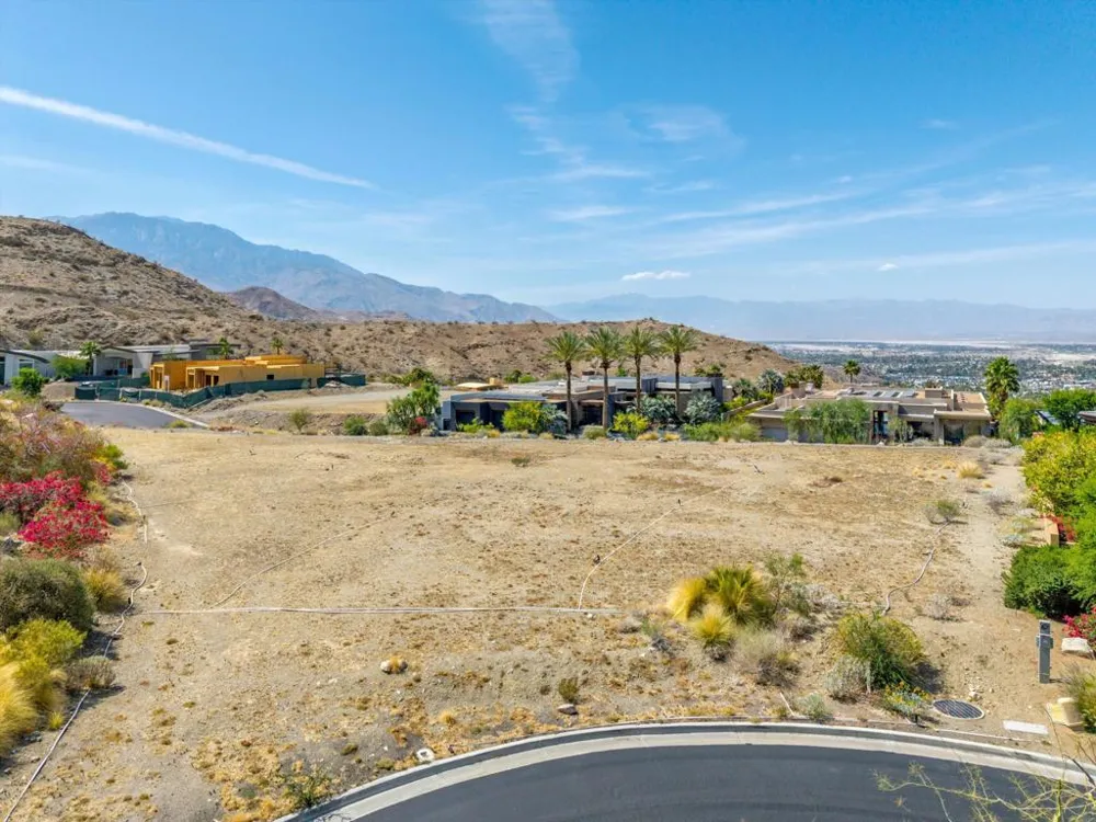 28 Stone Cliff Rancho Mirage, CA 92270