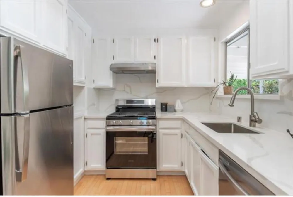 22071 Hibiscus Drive Cupertino, CA 95014