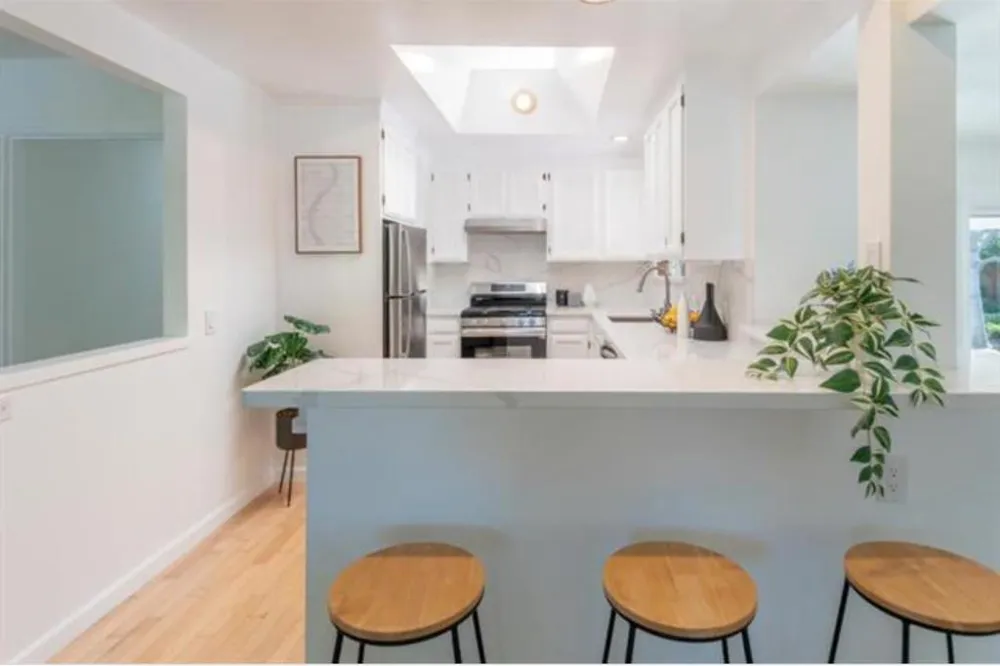 22071 Hibiscus Drive Cupertino, CA 95014