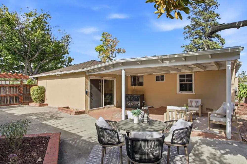22071 Hibiscus Drive Cupertino, CA 95014