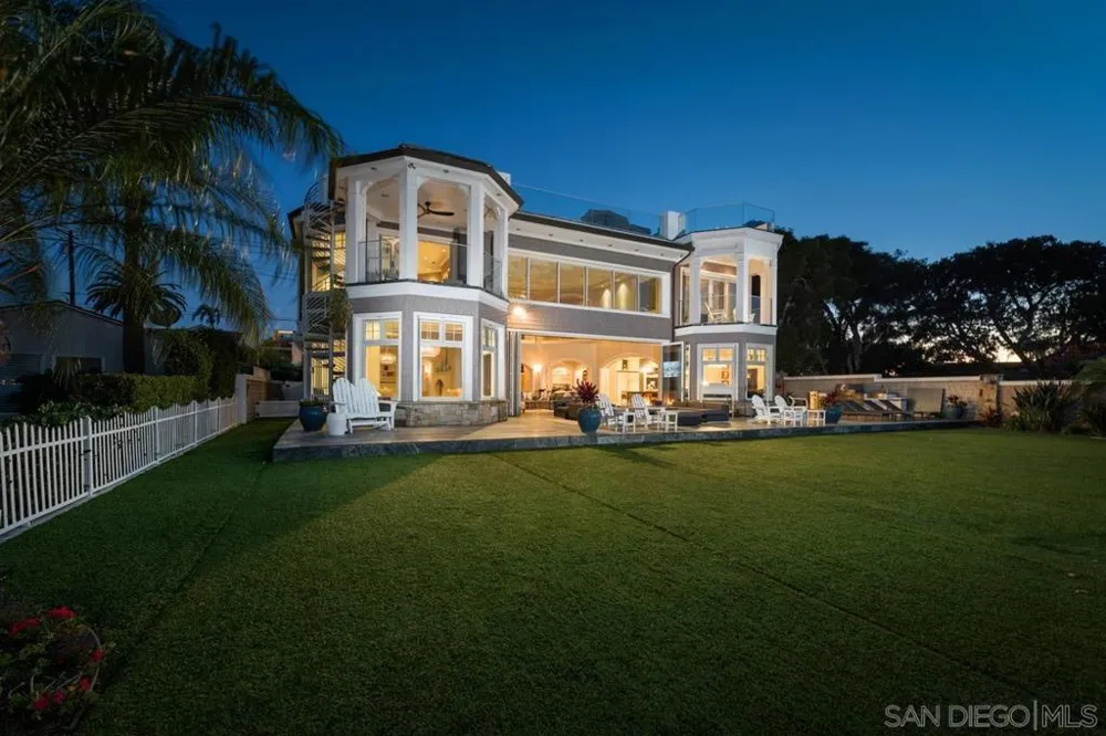 501 1st St Coronado, CA 92118