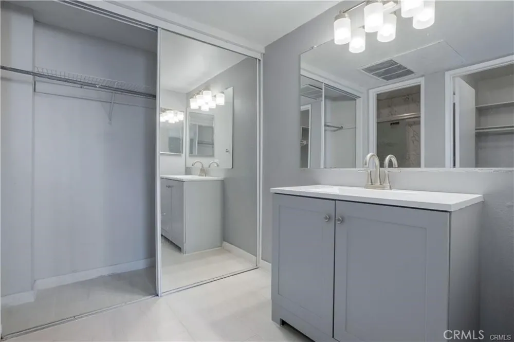 23232 Orange Avenue #2 Lake Forest, CA 92630