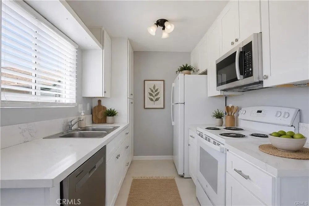 23232 Orange Avenue #2 Lake Forest, CA 92630