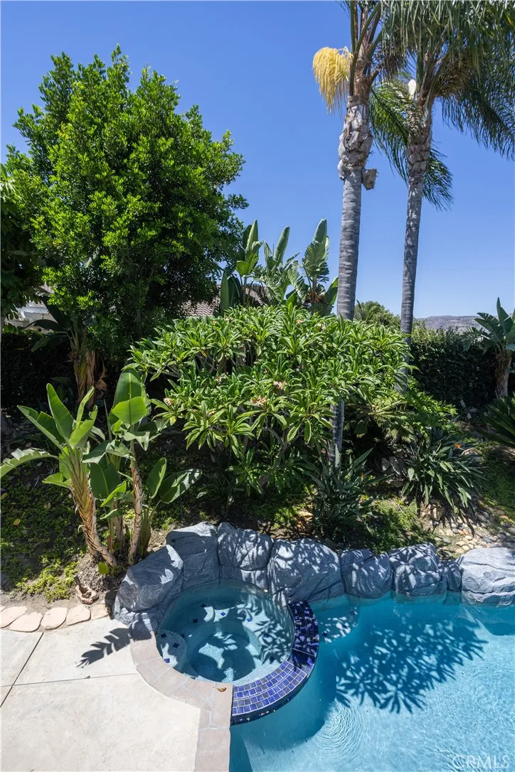 8505 E Meadowridge Anaheim Hills, CA 92808
