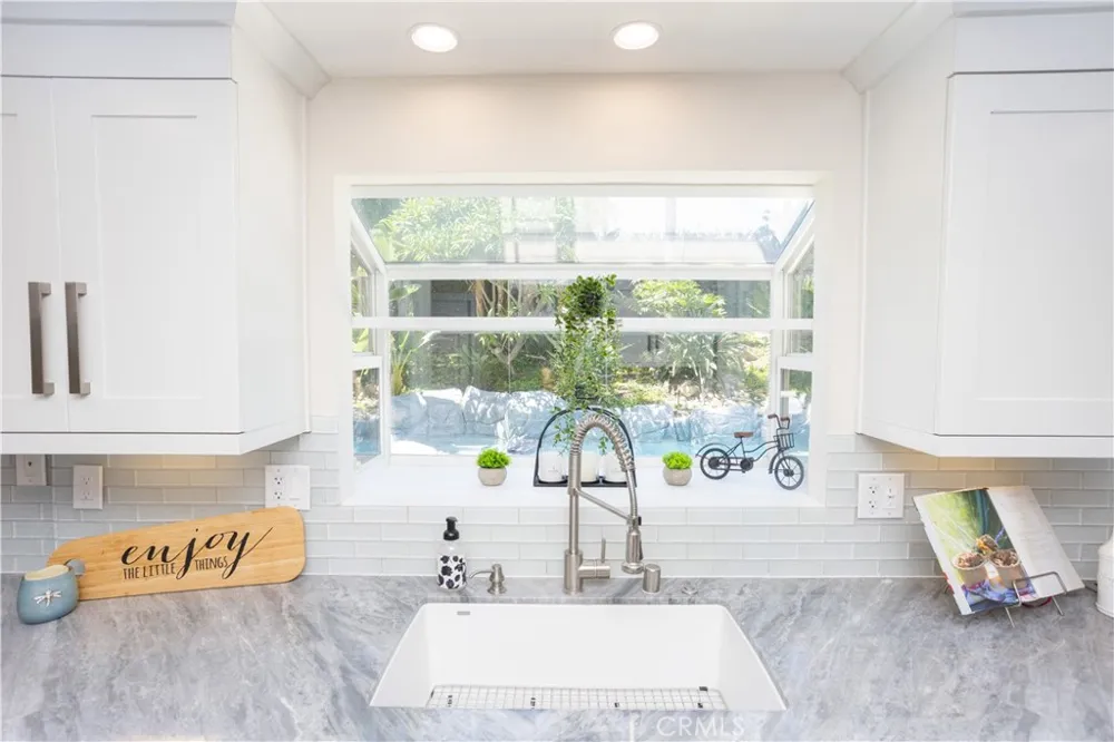 8505 E Meadowridge Anaheim Hills, CA 92808