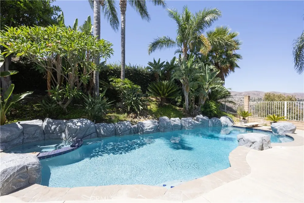 8505 E Meadowridge Anaheim Hills, CA 92808