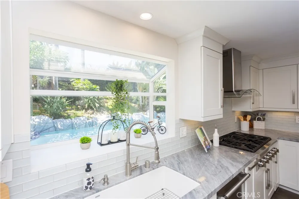 8505 E Meadowridge Anaheim Hills, CA 92808