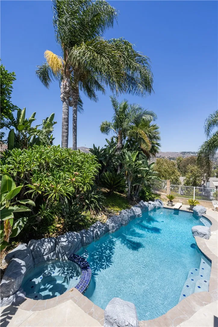 8505 E Meadowridge Anaheim Hills, CA 92808