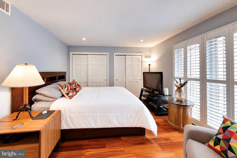 1912 T STREET NW #2 Washington, DC 20009