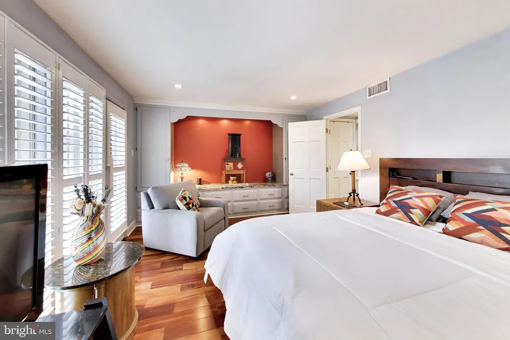 1912 T STREET NW #2 Washington, DC 20009