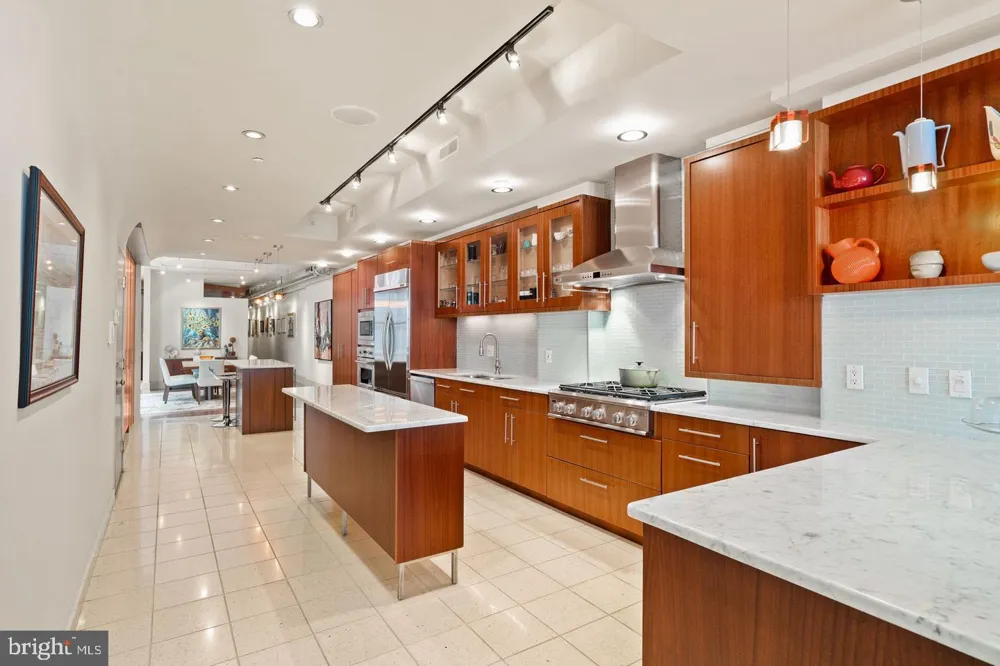 1606 CHESTNUT STREET #UNIT 2 Philadelphia, PA 19103