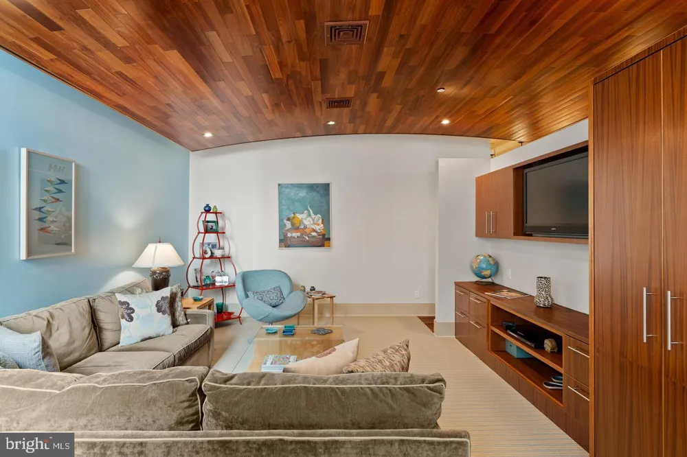1606 CHESTNUT STREET #UNIT 2 Philadelphia, PA 19103