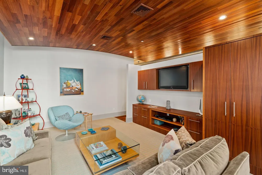 1606 CHESTNUT STREET #UNIT 2 Philadelphia, PA 19103