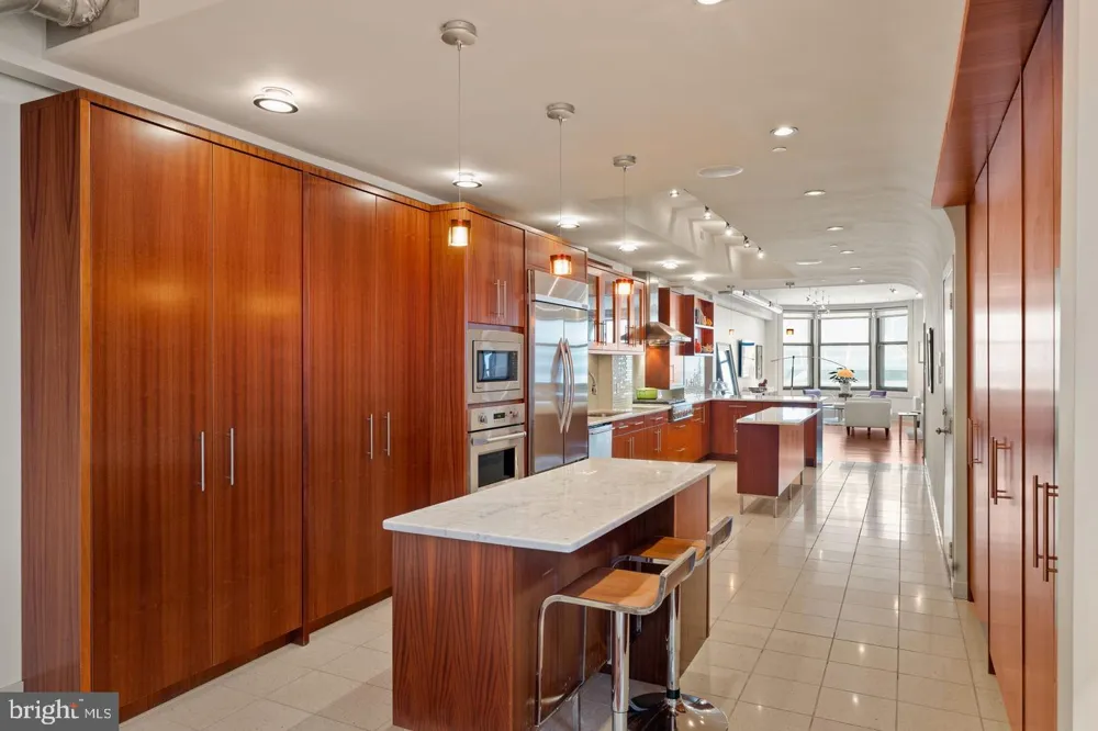 1606 CHESTNUT STREET #UNIT 2 Philadelphia, PA 19103