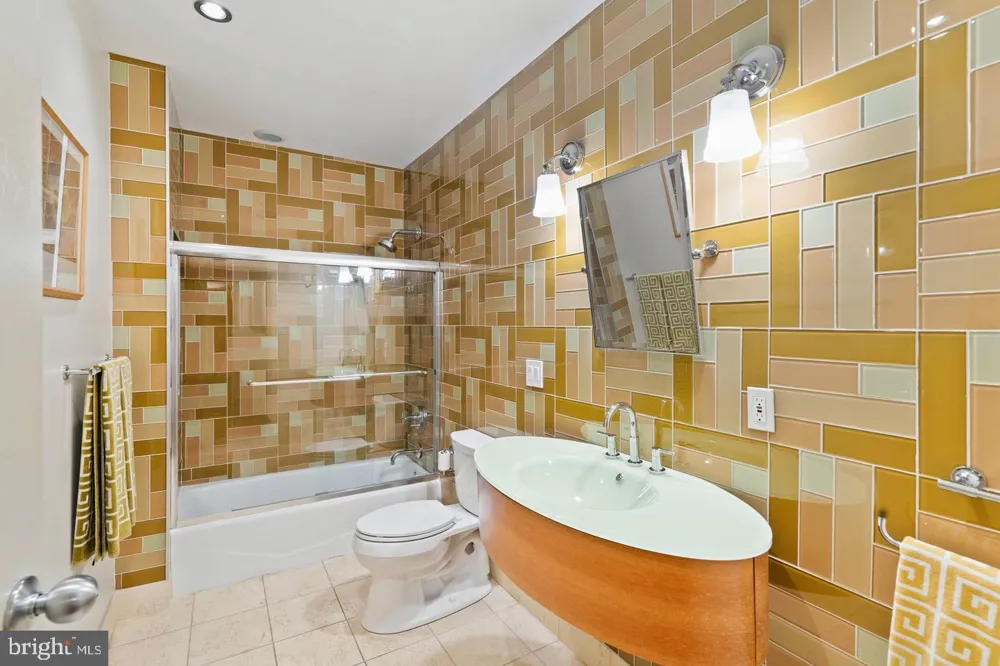 1606 CHESTNUT STREET #UNIT 2 Philadelphia, PA 19103