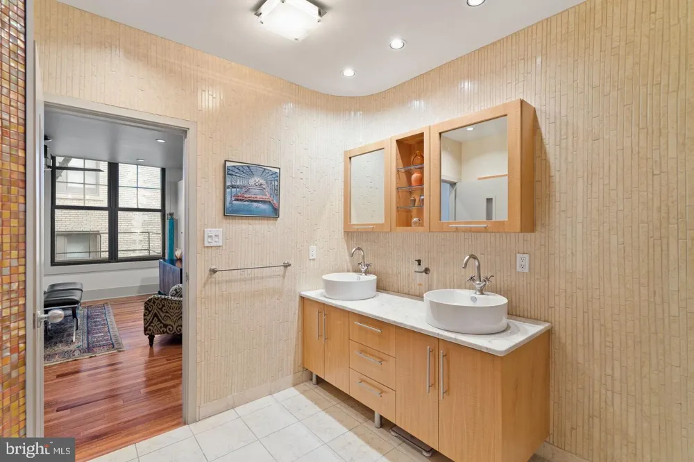 1606 CHESTNUT STREET #UNIT 2 Philadelphia, PA 19103