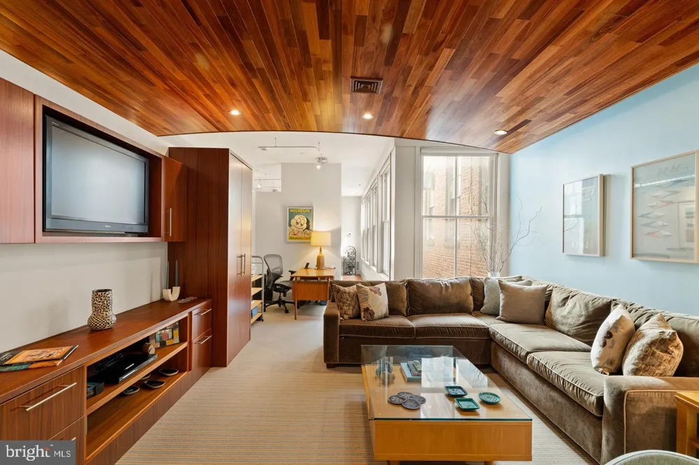 1606 CHESTNUT STREET #UNIT 2 Philadelphia, PA 19103