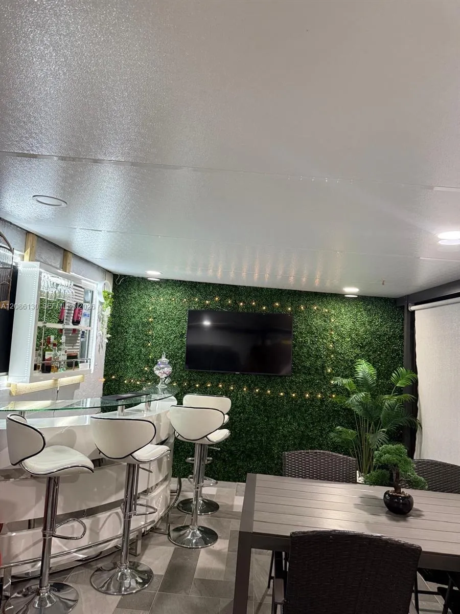 6620 W 2nd Ct #103 Hialeah, FL 33012