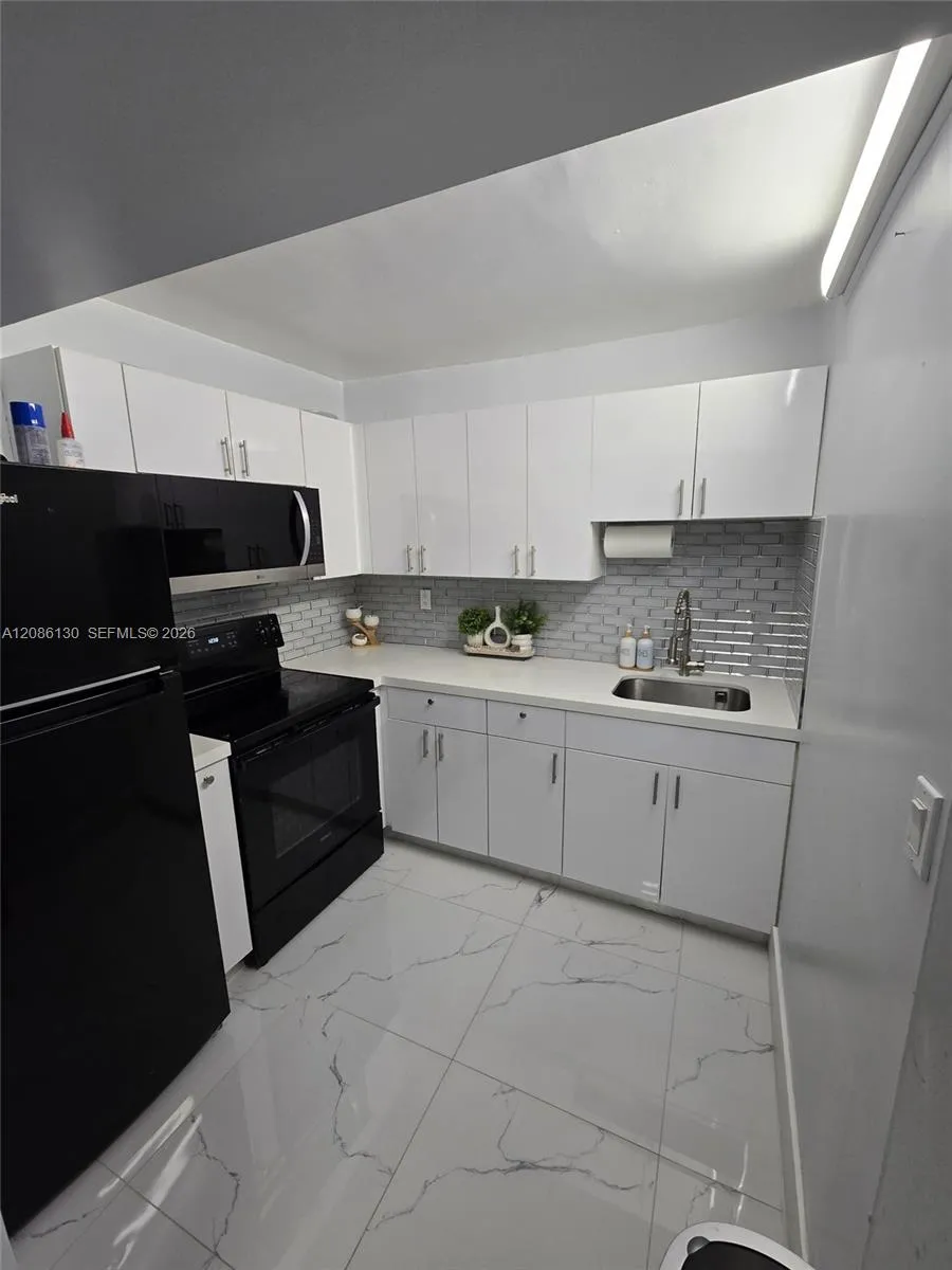 6620 W 2nd Ct #103 Hialeah, FL 33012