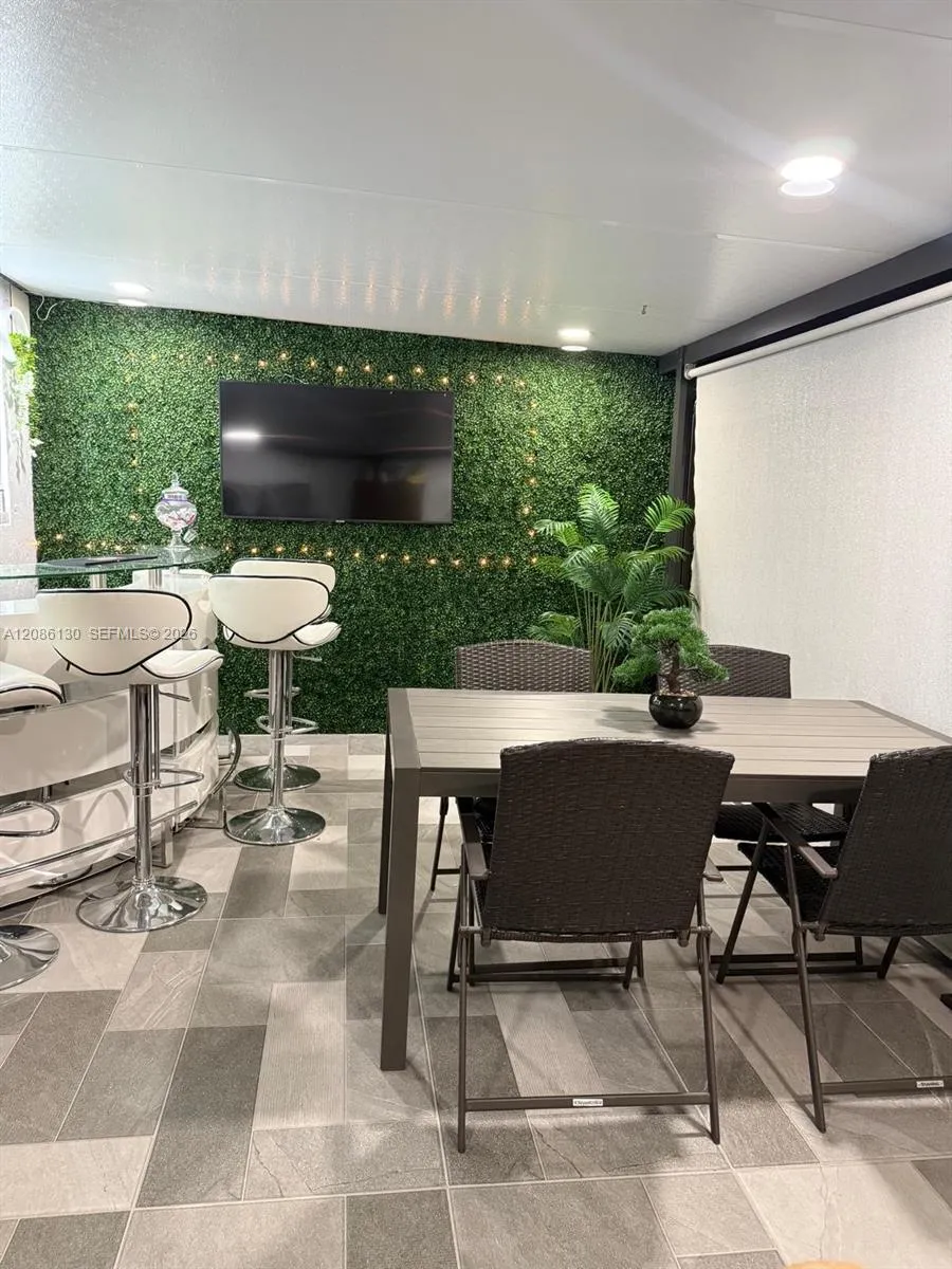 6620 W 2nd Ct #103 Hialeah, FL 33012