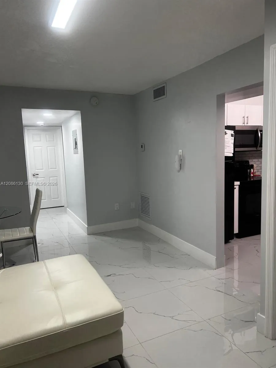 6620 W 2nd Ct #103 Hialeah, FL 33012