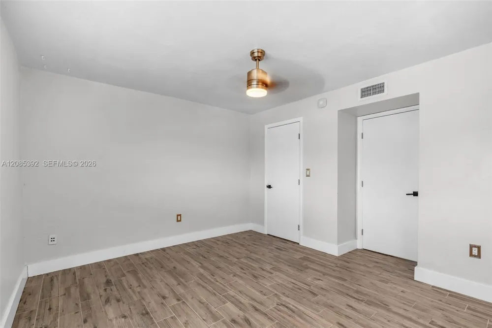 465 Swallow Dr #10 Miami Springs, FL 33166