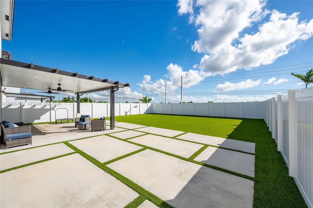 21325 SW 127th Ct Miami, FL 33177