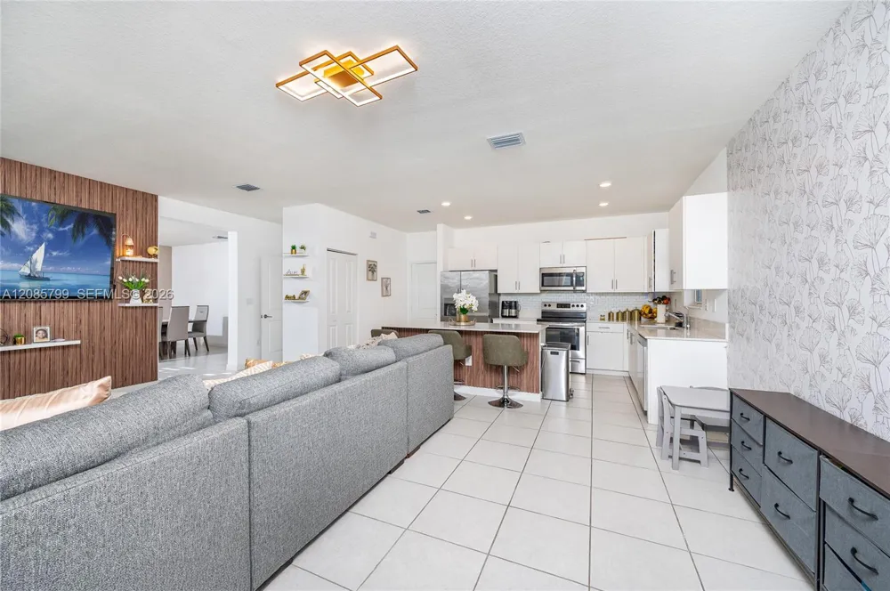 21325 SW 127th Ct Miami, FL 33177