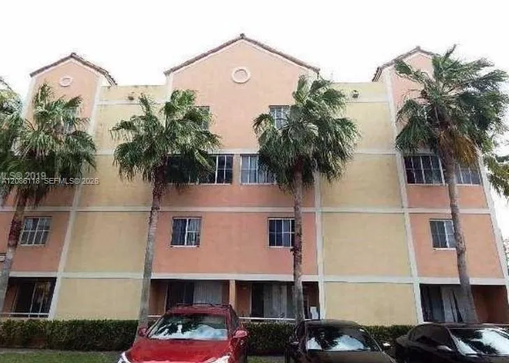 6175 NW 186th St #305 Hialeah, FL 33015