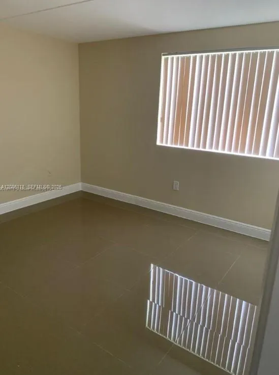 6175 NW 186th St #305 Hialeah, FL 33015