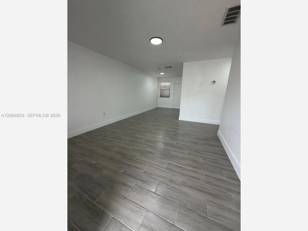 19110 SW 113th Pl #19110 Miami, FL 33157