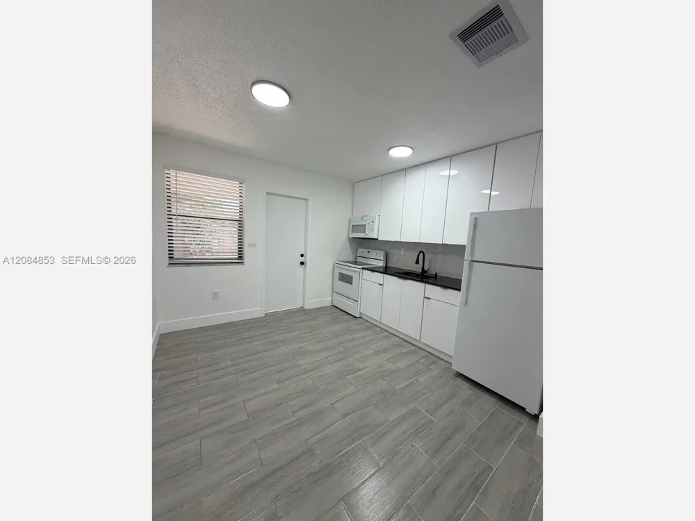 19110 SW 113th Pl #19110 Miami, FL 33157