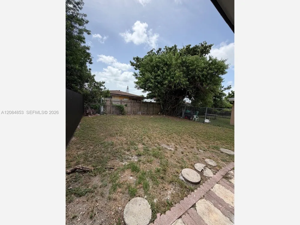 19110 SW 113th Pl #19110 Miami, FL 33157