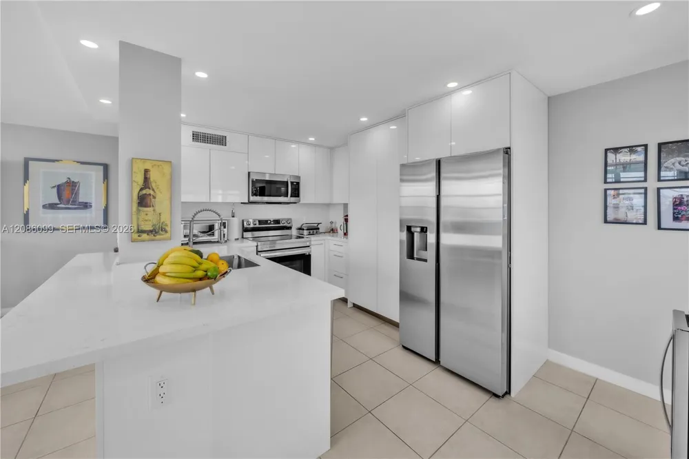 3161 S Ocean Dr #1106 Hallandale Beach, FL 33009