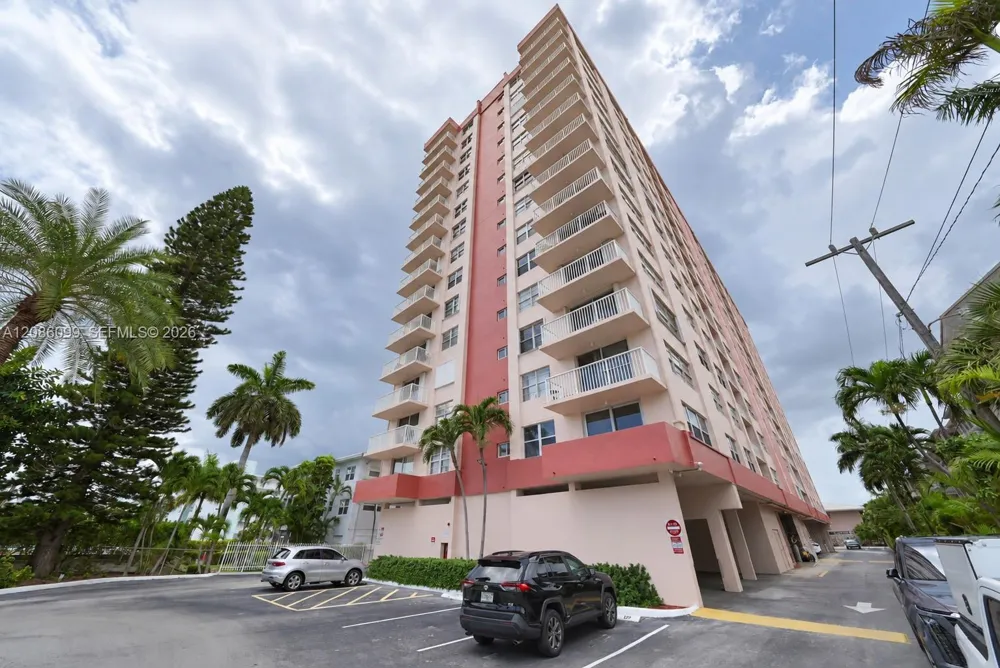 3161 S Ocean Dr #1106 Hallandale Beach, FL 33009