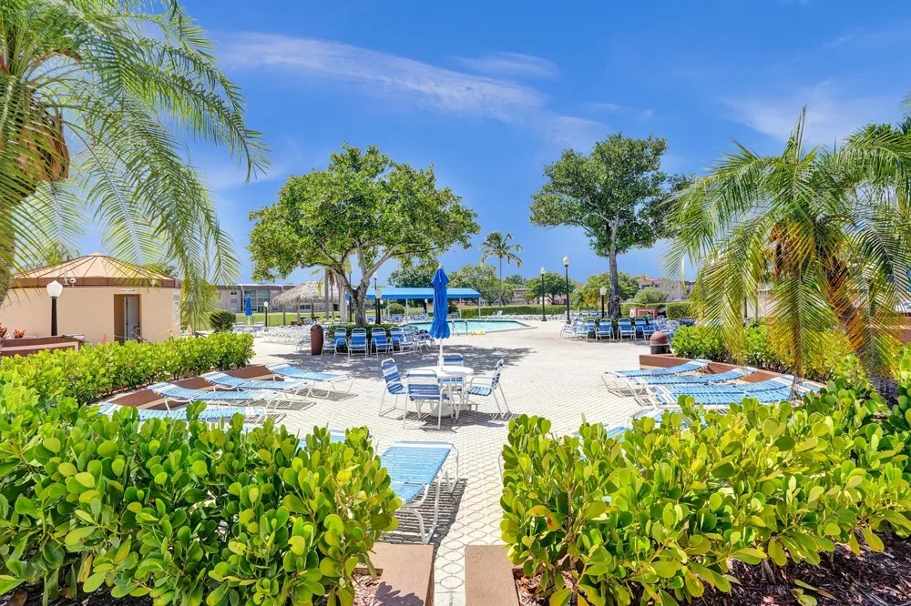 9540 SUNRISE LAKES BOULEVARD #303 Sunrise, FL 33322