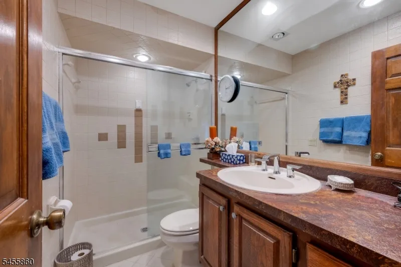 84 Two Bridges Rd Montville, NJ 07082