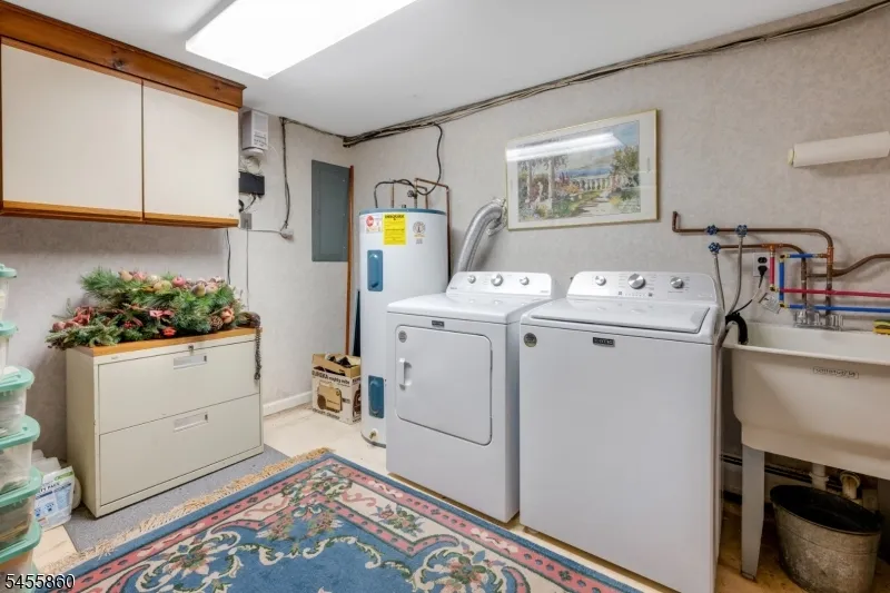 84 Two Bridges Rd Montville, NJ 07082