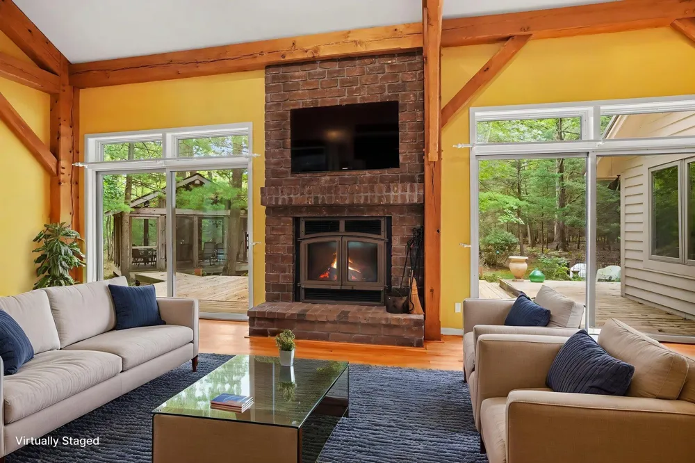 1439 W Sternberg Road Norton Shores, MI 49441