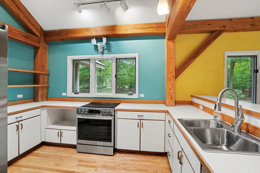 1439 W Sternberg Road Norton Shores, MI 49441