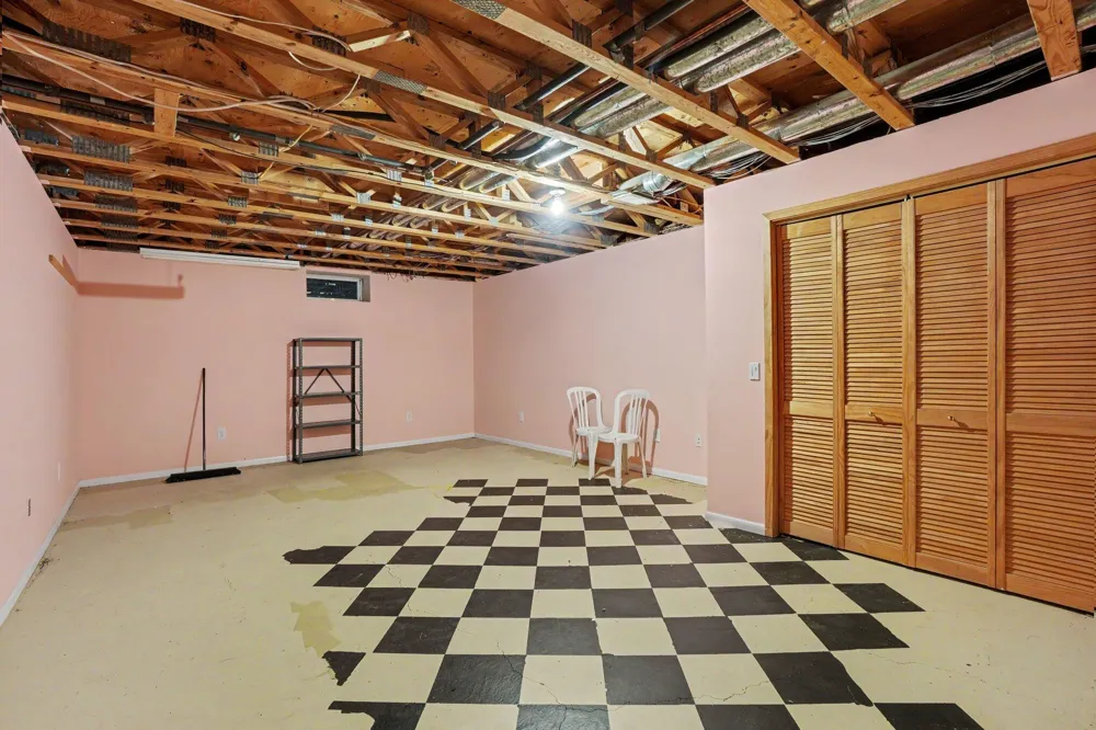 1439 W Sternberg Road Norton Shores, MI 49441