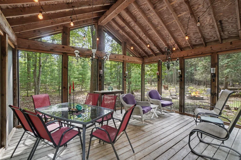 1439 W Sternberg Road Norton Shores, MI 49441