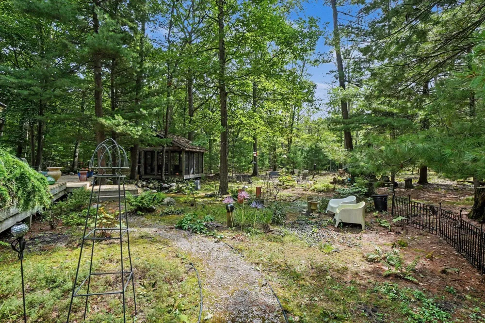 1439 W Sternberg Road Norton Shores, MI 49441