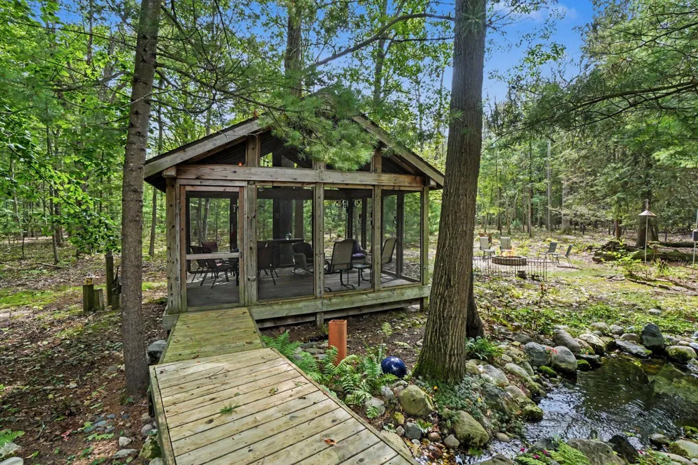 1439 W Sternberg Road Norton Shores, MI 49441
