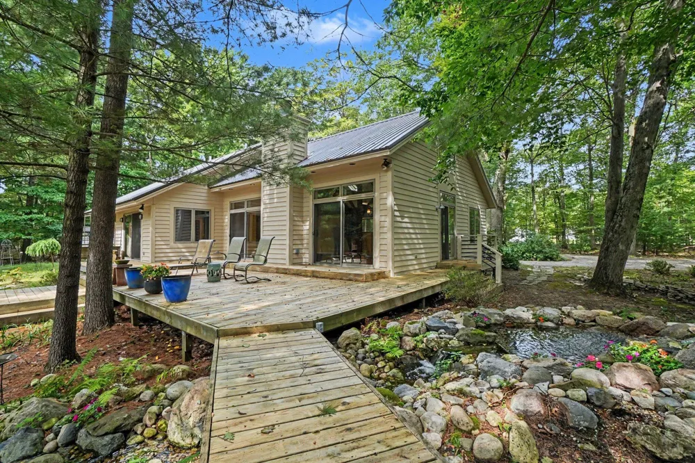 1439 W Sternberg Road Norton Shores, MI 49441