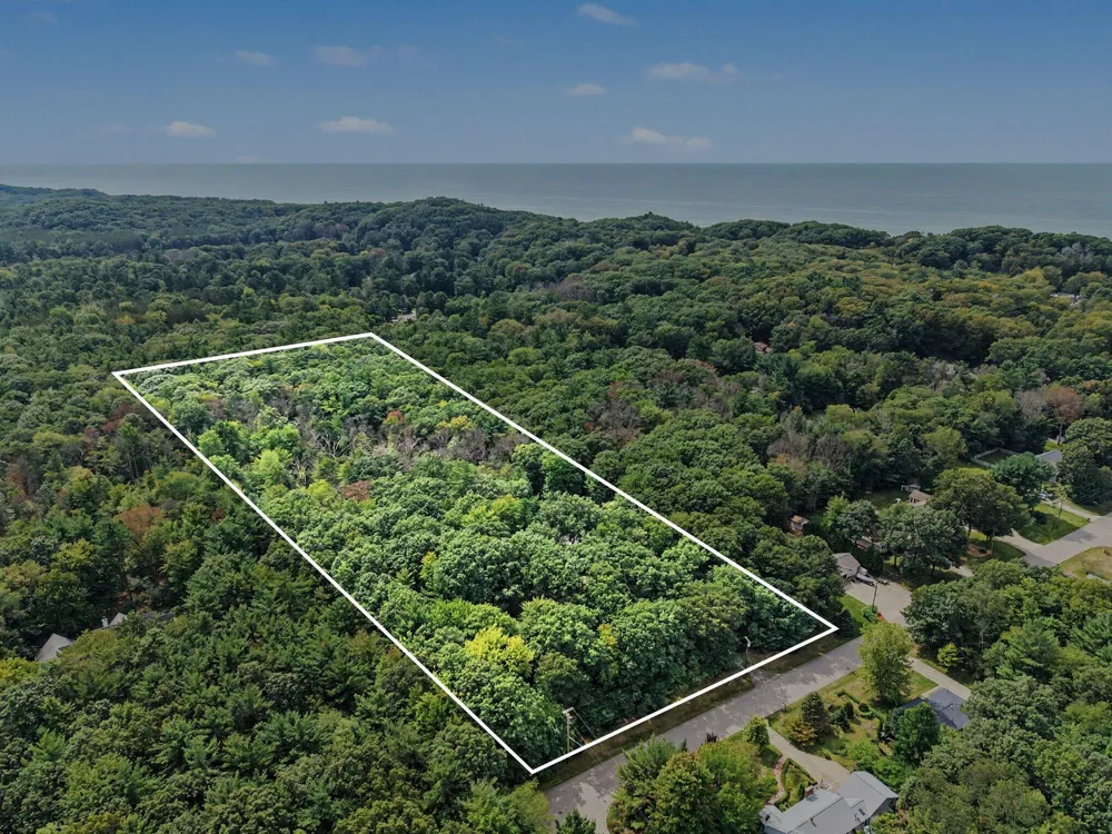 1439 W Sternberg Road Norton Shores, MI 49441