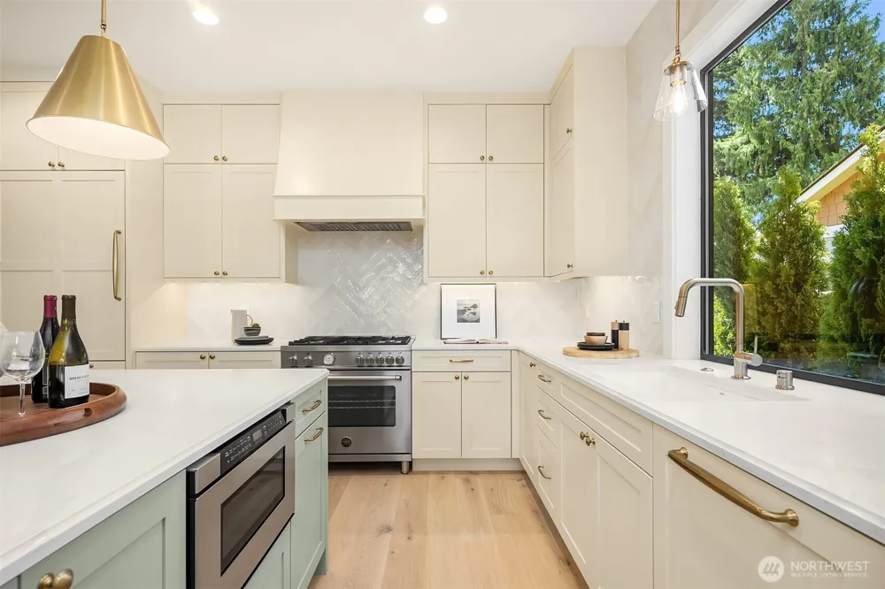 12601 NE 80th Street Kirkland, WA 98033
