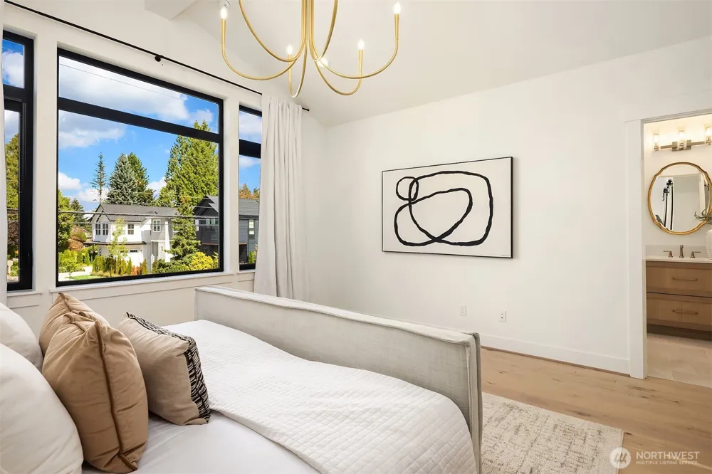 12601 NE 80th Street Kirkland, WA 98033