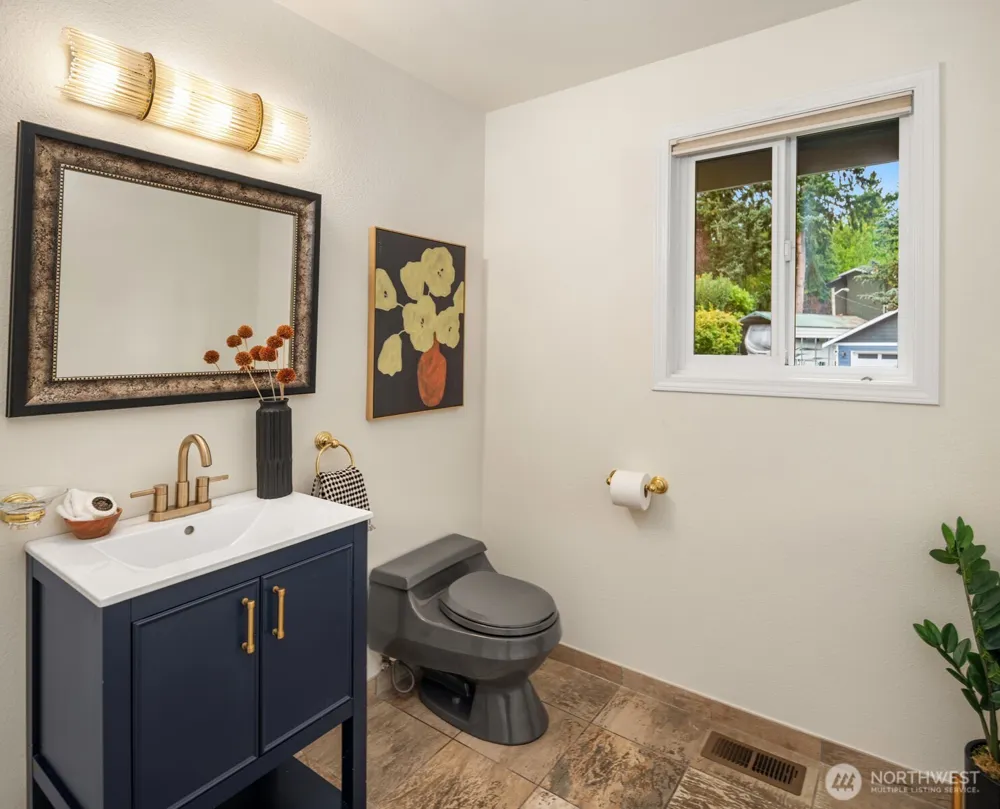 30706 19th Avenue S Federal Way, WA 98003
